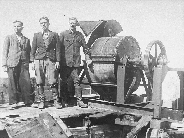 Члены зондеркоманды в Яновском концлагере 1943