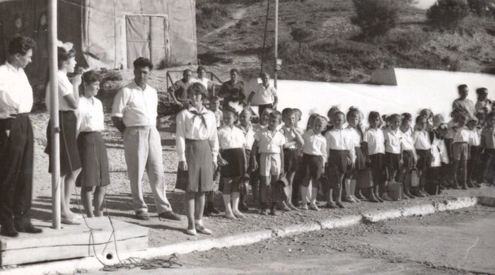 1967 год Торжественная линейка у школы №5